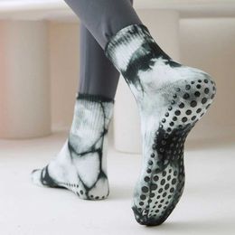 Sports Socks Yoga Socks Women Tie-dyed Silicone Non-slip Pilates Grip Crew Sock YQ240126