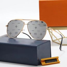 Summer Sunglasses Fashion Designer Full Frame Glasses Letter Pattern Design for Man Woman 5 Colour High Quality317p
