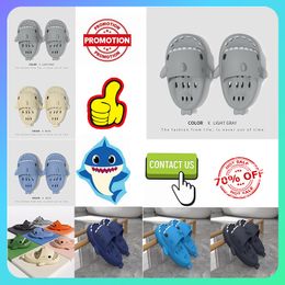 Casual Platform Slides designer shark slippers Shoes Summer Beach Outdoor Cool Slipper Fashion Wide Designers Slides Lady Household Slide Flat Flip