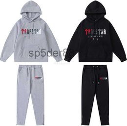 Designer Clothing Mens Sweatshirts Tracksuits Hoodies Trapstar Red Black Towel Embroidered Plush Hooded Sweater Closeup Zipper Pants Casual Set Fashion USZ USZ5