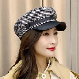 Berets Comfortable Hat Leather Eaves Cap Women's Retro English Plaid Beret Fashion Trend Small Fragrance Painter