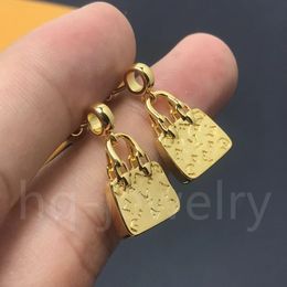 2024 earrings designer for women stud luxury gold heart shape pearl crystal gold double V letter 925s silver Jewellery classic 87