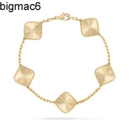 designer bracelets Van Clover Bracelet Four Leaf Clover 18K Gold Love Bangle vannis cleef Pendant Sparkling Crystal Diamond for Women Girl Wedding Mother Jewellery
