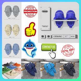 Casual Platform designer shark slippers Shoes Beach Outdoor Cool Slipper Wide Designers Slides Lady Household Slide Flat Flip Flops Sandals