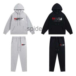Designer Clothing Mens Sweatshirts Hoodie Trapstar Red Black Towel Embroidery Fashion Brand Loose Casual Plush Hooded Sweater Pants Set for Men Tracksuits D 5661