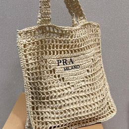 2023 Woman STRAW Tote Bag Designers Triangle CROCHET Handbags Hollowed Out Shoulder Bags Summer Beach bags313p