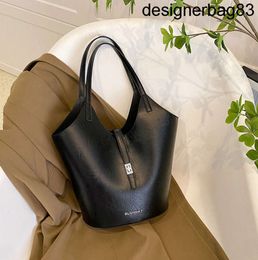2024 Korean version of casual fashion sense Joker bucket bag new large-capacity trend portable shoulder