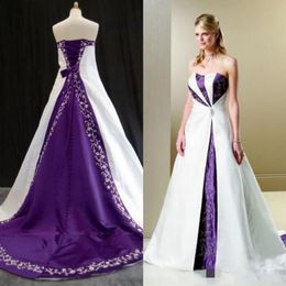 2021 White and Royal Purple Wedding Dresses Vintage Embroidery Lace Up Back Satin Sweep Train Crystals Ruched Pleats Wedding Gown 240y