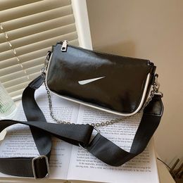 Projektantka Women Works Outdoor Crossbody Fashion Wysokiej jakości wszechstronna konsystencja łańcucha torba na jedno ramię n k