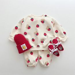 Spring Autumn Cute Set Baby Girls Fashion Strawberries Pullover Tops Cotton Sweatpants Boys Loose High Quality Tracksuit 240118