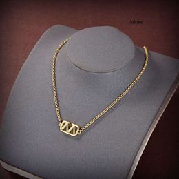 Top Luxury brand necklace pendant designer fashion Jewellery Valentinolies man cjeweler letter V chain for men woman trendy necklaces jewellery AH1c