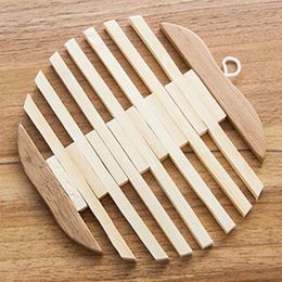 Whole- Korean Hollow Wood Cup Coaster Dish Plates Mats Placemat Table Decoration Apple Fish Style Pad Dining Room Gadget187U