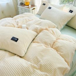 Sweet Milk Velvet Four-Piece Bed Sheets Set Winter Warm Double Sided Thick Solid Color Duvet Cover Coral Velvet Bedding Sets 240118