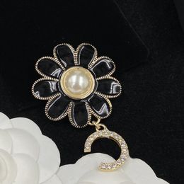 Black Flower Luxury Brooch Diamond Brooch For Woman Wild Gift Brooches Accessories Supply