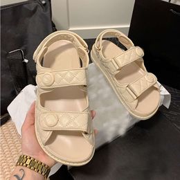 Women E Shoes Calfskin Dad Sandals Quilted Summer Designer Sandles Platform Flats Low Heel Wedge Diamond Buckle Sandal Slip On Ankle 0j