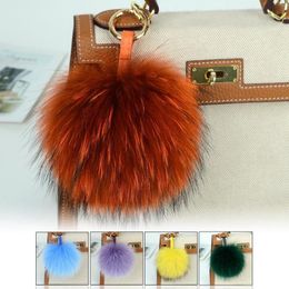 Keychains 15cm Large Soft Real Raccoon Fur Ball Key Chains Fluffy Pompom Keychain Keyring Car Bag Accessory276G