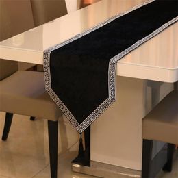 32 210cm High-end Tablecloth Flag Shoes Cabinet Cover Cloth European Velvet Bed Runner Wedding Party Decoration Table Cloth242e