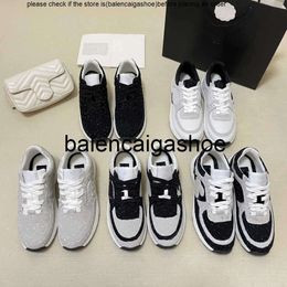 lv8 shoes Paris Women 22 22A Black White Sneakers Shoes Nylon And Suede Leather Sneaker Girl Ladies Brands Designers Runner Running Trainers 22C Low Top Lace Up