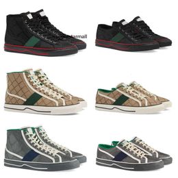 Suola gglies TBTGOL Uomo Grid High top Sneakers 1977 Scarpe firmate Verde Rosso Web Stripe Canvas Flats Gomma Off The Runner Scarpe da ginnastica Scarpe di alta qualità NO414 MCFC