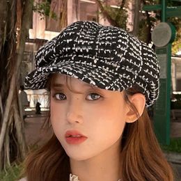 Berets 2024 Women Fashion Spring Autumn Stripe Felt Sboy Hat For Girls Plaid Vintage Octagonal Hats Artist Painter