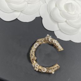 Love Pins Brooch Top Quality Diamond Brooch For Woman Wild Fashion Accessories Supply