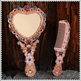 Mirrors European Vintage Heart Shape Hand Mirror Makeup Mirror Frame Pocket Mirror Heart Mirror For Girl Gift J034