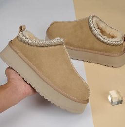 2024 Designer Slippers Tasman Slipper Classic Ultra Mini Platform Boot Women Mustard Seed Chestnut Slip-on Petites Suede Wool Blend with logo