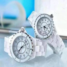luxury Wristwatches Men Women Couple Watch Luxury Ceramics Sports Quartz Wristwatch Black White Ceramic Classic Vintage Lady Girl 334o