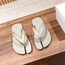 модельер Slipper Maisons Flat Casual Shoes fomal Man Margiela Tabi Slipers Slides Comfort Sandale Summer Beach Sandal Sliders Flip Flop Lady Gift Box