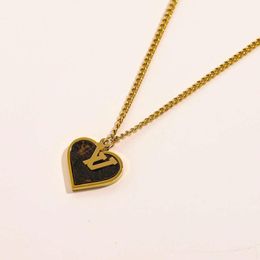 Womens Design Necklace Faux Leather 18K Gold Plated Stainless Steel Necklaces Choker Chain Letter Pendant Europe America Fashion W264O