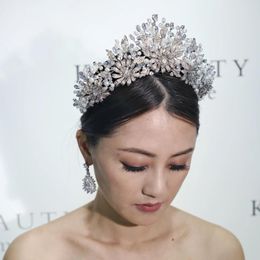 Hair Clips KTBEAUTY 2024 S Cute/Romantic Princess Cubic Zirconia White Stones Flowers Leaves Pearls High Szie Bridal Crowns And Tiaras