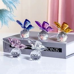 Crystal Butterfly Figurine Animal Ornaments Crafts Glass Paperweight Home Wedding Decoration Miniature Souvenir Gifts 240119