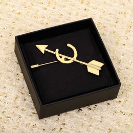 2024 Luxury quality charm brooch in 18k gold plated have stamp box arrow design PS3867A