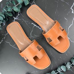 Designer Slides Sandale Hausschuhe Strand Klassische flache Sandale Luxus Sommer Dame Leder Flip Flops Männer Frauen79001