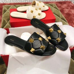 ROMAN STUD Slipper sandal Beach pool black white Leather quilting Casual shoes Slippe gift Summer outdoo Slide flat Mule luxury Designer rivet sandale