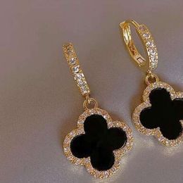 2023 Stud Designer Earrings Four-leaf Clover Earring for Women Senior Classic Small Fragrant Wind Earrings Clover Ear Ring 18k Gold Light Luxury Flash Mens Earloop