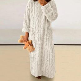 Women's Sleepwear Coral Velvet Nightgown Cosy Fleece With Pockets Twisted Texture For Women Warm Winter Homewear Ladies Long