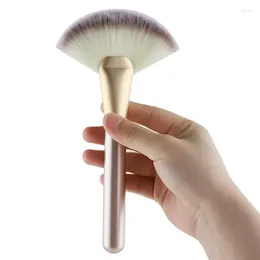 Makeup Brushes Large Flat Highlight Blush Fan-Shaped Brush Powder Loose Face Korean Soft Cosy Even Colour Tools For Women