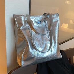 Wrinkle Bucket Large Summer New High-capacity Silver Tote Commuting Versatile Single Shoulder Underarm for Women 2024 New Design Fashion 78% Off Store wholesale