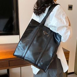 New Sensory Big Women's Fashion Advanced Texture Shoulder Large Capacity Commuter Summer Tote 2024 New Design Fashion 78% Off Store wholesale