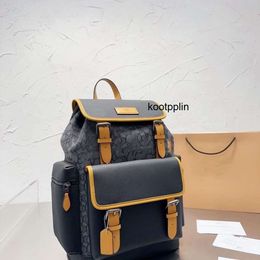 C designer backpack men back pack Handsome light British crossbody dirt resistant famous backpack travel bag. college Coa ch backpack travel 28RS HO1A 7GO6 X7JQ