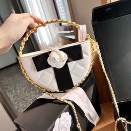 24C Camellia Makeup Bag Designer Shoulder Bag 18cm Leather Diamond Gold Hardware Metal Buckle Bow Luxury Tote Matelasse Chain Crossbody Bag Fashion Sacoche Purse