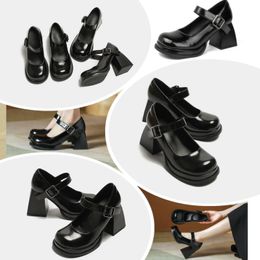 Tasarımcı klasik yüksek topuklu sandalet moda bayan dans ayakkabıları seksi topuklu yemek parti süet kadın metal kalın topuklu kadınlar kadın ayakkabı