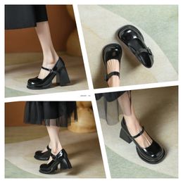 Slingback Women Heels Designer Dreieck Pumps Schwarzes Lederspitz Kleid Paty Schuhe Zehen Sandalen Slingbacks Pumpe weiße Absatz