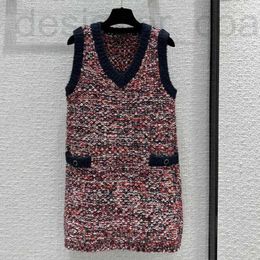 Basic & Casual Dresses designer 23 Xiaoxiangfeng Elegant and Celebrity Contrast Colour V-neck Slim Fit Sleeveless Knitted Tank Top Dress RGU3