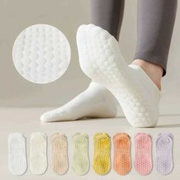 Sports Socks Mesh Breathable Yoga Socks Women Cotton Low Cut Short Gym Fitness Dance Sports Socks Professional Non-slip Floor Pilates Socks YQ240126