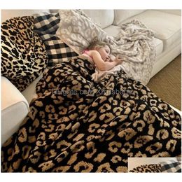 Blankets Black And White Leopard Print High-End Chubby Bed Sofa Cam Blanket Comfortable Home Travel Convenient Inventory Wholesale D Dhruk