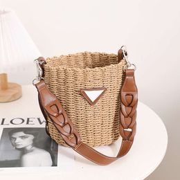 Summer Inverted Triangle Bucket Shoulder Ins Wind Grass Beach Travel Woven Beautiful and Fresh 2024 New Design Fashion 78% Off Store wholesale