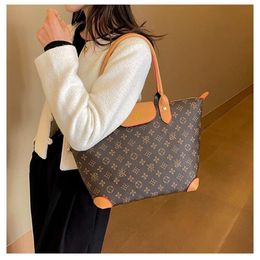 Large Capacity Tote New Simple and Versatile Handbag High Quality Commuting One Shoulder for Women 2024 New Design Fashion 78% Off Store wholesale