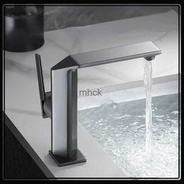 Kitchen Faucets Black Kitchen Sink Faucets Brushed Gold Basin Faucet Hot and Cold Mixer Bathroom Square Faucet Luxury Chrome Vanity Water Tap 240130